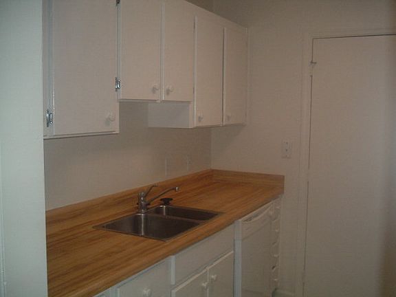 5th image of 145 S Island Square Dr