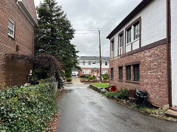 4th image of 29-23 Bell Blvd #1