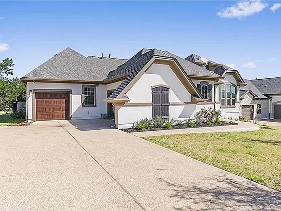3 Car Garage