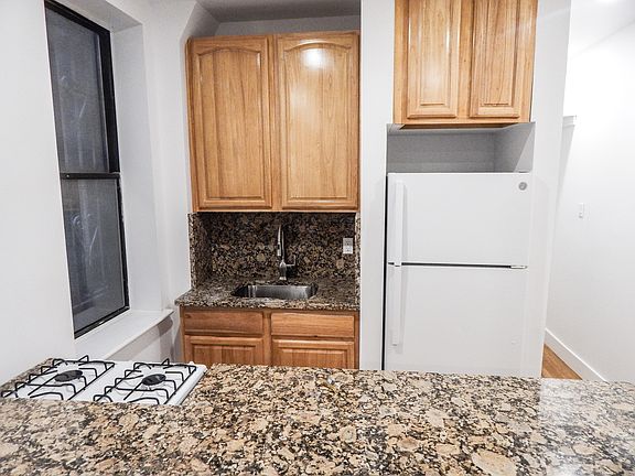3rd image of 355 Amsterdam Ave Unit 4D