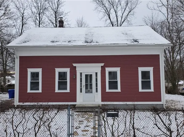 88 Clyde St, West Warwick, RI 02893