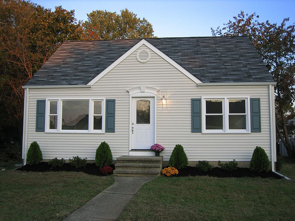 123 Holmes Ave