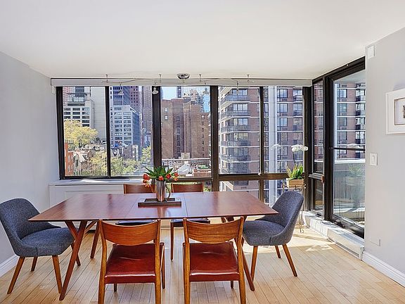 5th image of 301 E 49th St #9
