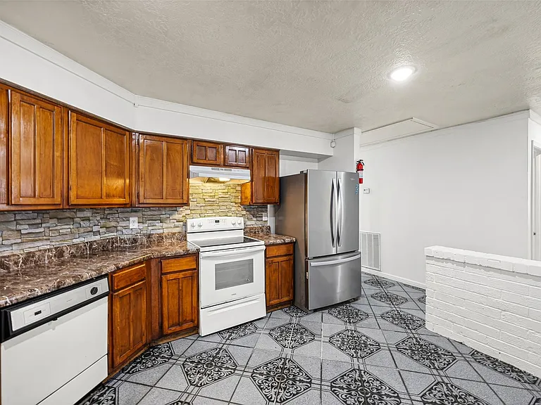 7226 Ridgeberry Dr — Photo 8