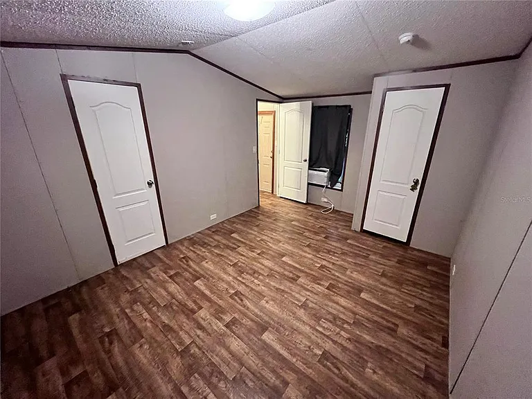 1414 Eva Ave — Photo 11