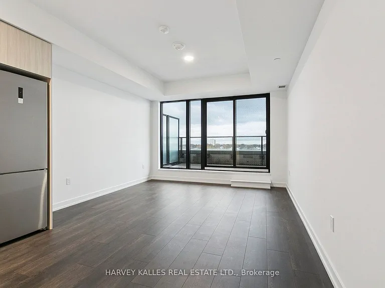 801 The Queensway #512 — Photo 5