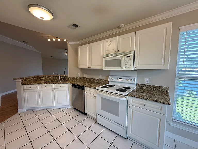 7834 Village Harbor Dr — Photo 19