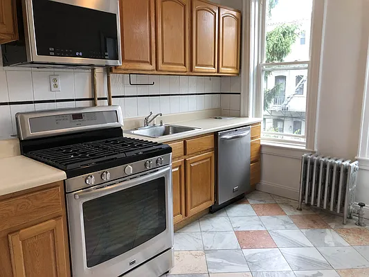 Rented by Rentiko Inc | media 61