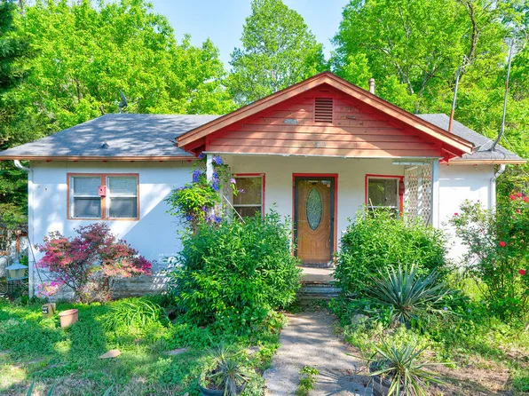 422 Hogan Cir, Rossville, GA 30741