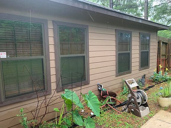 2nd image of 2929 Sullivan Dr