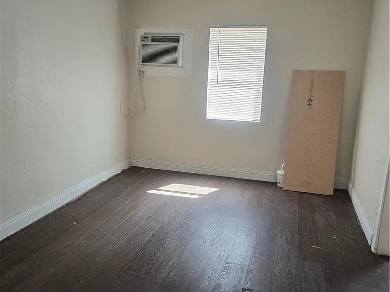 413 W Van Buren Ave #9 — Photo 12