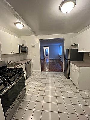 3rd image of 82-50 135th St APT 4X