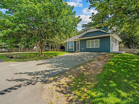 3rd image of 22 Greenhill Crescent