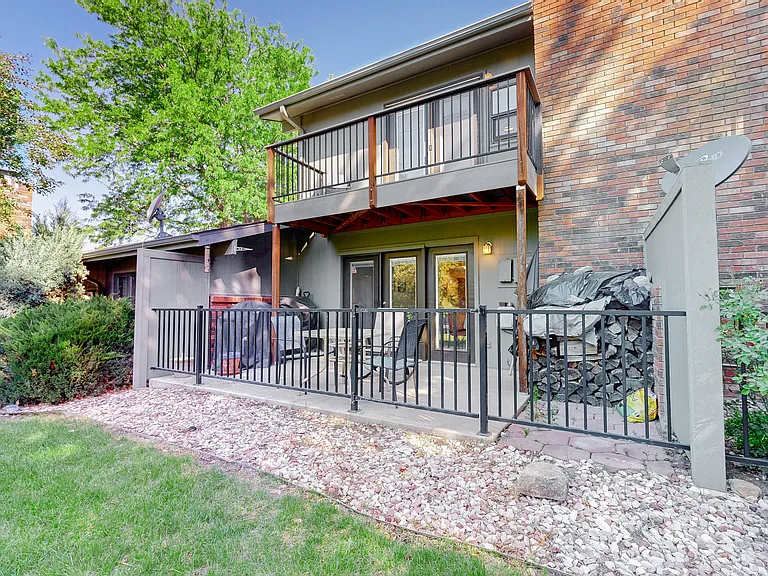 1404 Adriel Dr — Photo 49