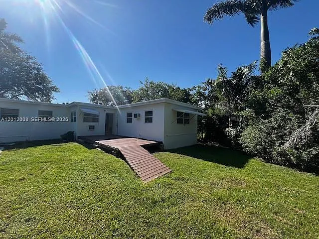4548 SW 33rd Ave #M — Photo 7