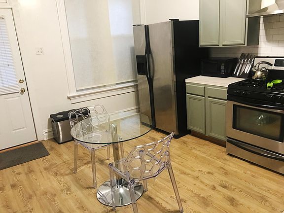 3rd image of 1017 N Mozart St APT 2