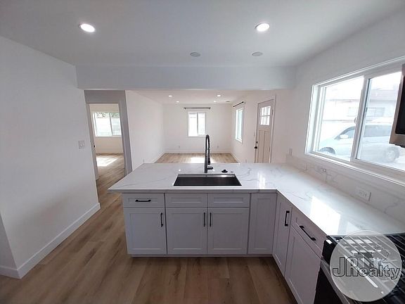 5th image of 4940 W 118th Pl