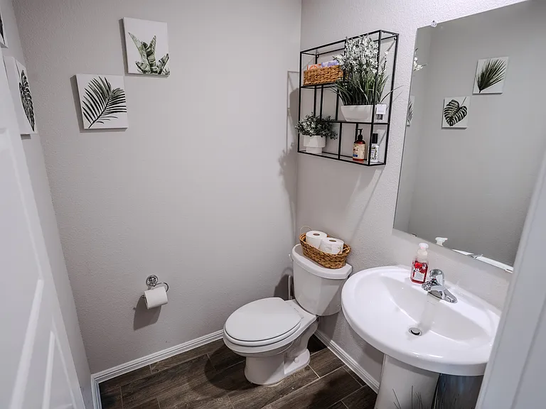 404 Eaton Dr — Photo 14