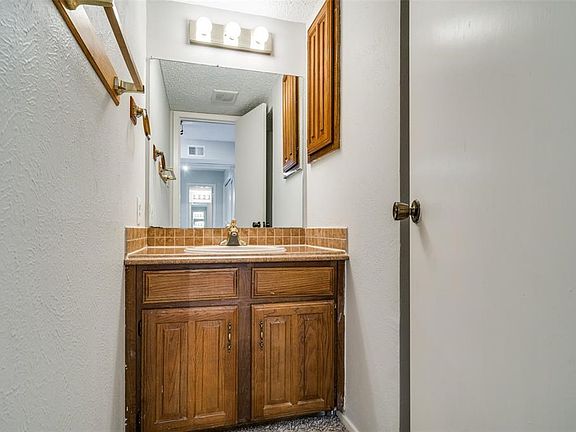 3rd image of 333 Melrose Dr APT 4C
