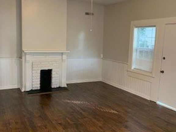 3rd image of 2916 10th Ave S APT D