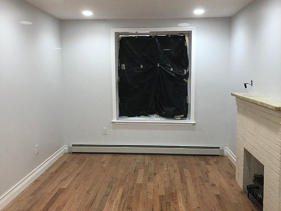 3rd image of 2356 Davidson Ave