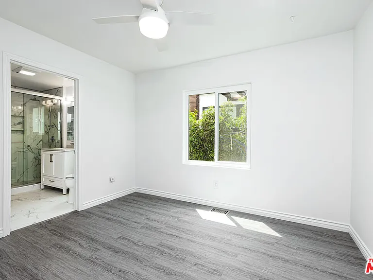 8718 Rosewood Ave — Photo 21