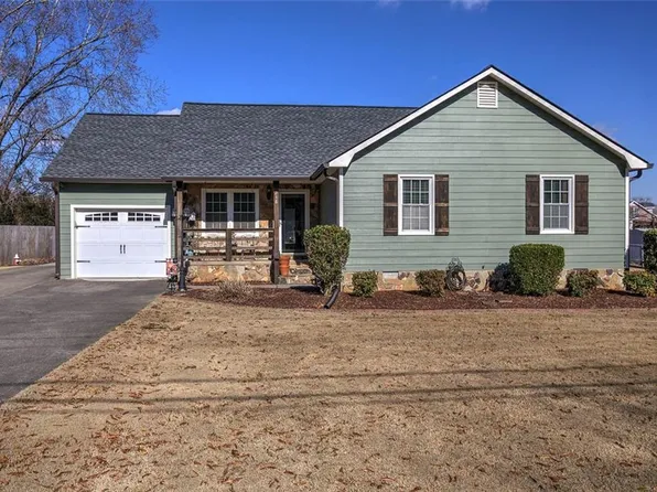 218 Hamilton Crossing Rd, Cartersville, GA 30120