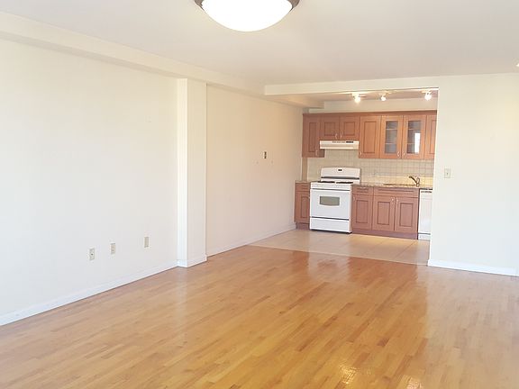 3rd image of 2838 Stillwell Ave APT 4F