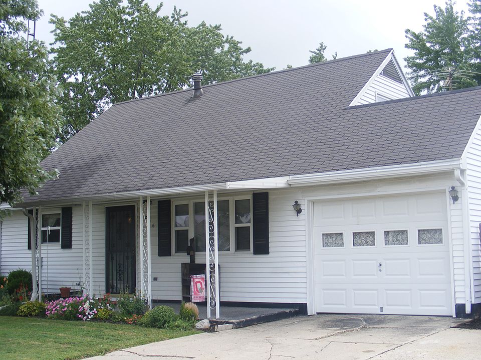 1st image of 205 Oxford Dr