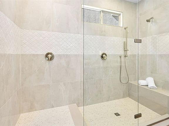 5th image of 318 Cabasa Pl