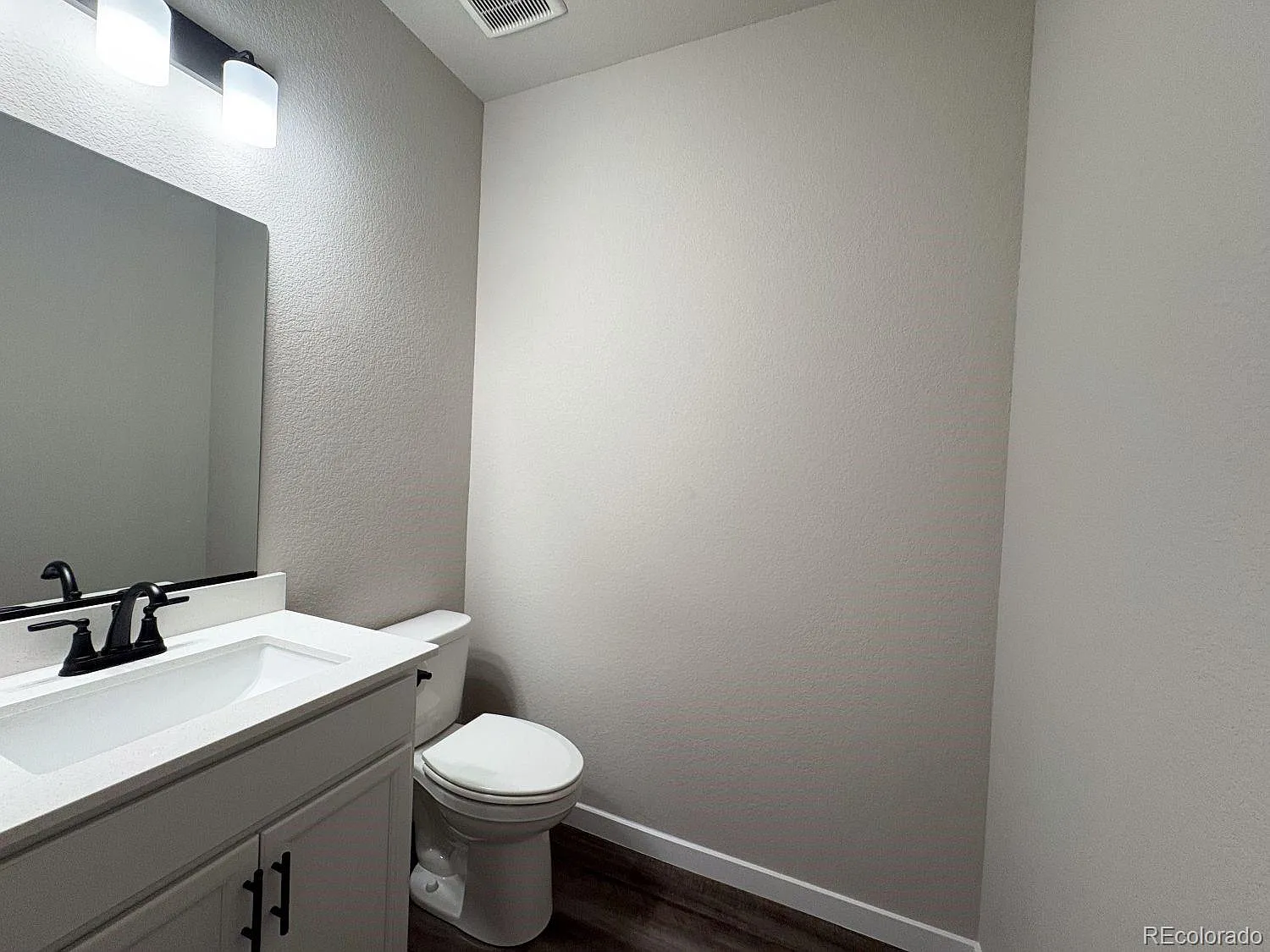 4 bed, 2.5 bath, 2203 sqft, $2,485 — Photo 3
