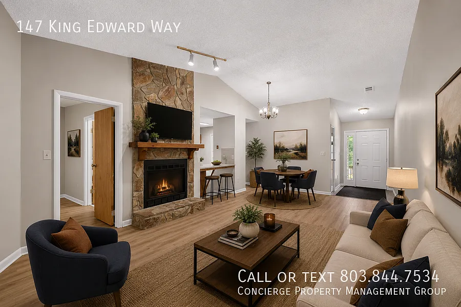 Renovated Duplex in the Heart of Aiken! Large fenced Yard! — Photo 4
