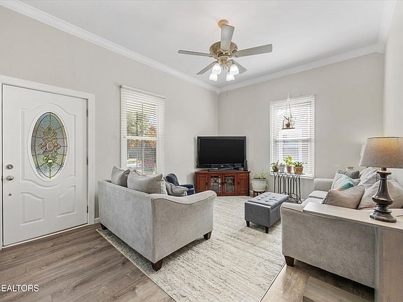 2nd image of 803 Bell Ave