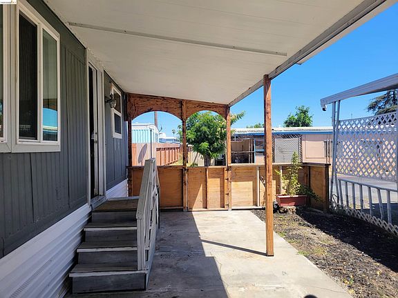 2nd image of 4400 Gateway Rd #38