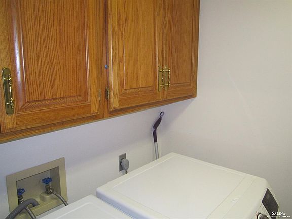 3rd image of 1418 Austin Cir