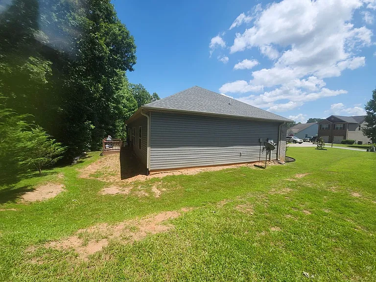 396 Angela Ln — Photo 10