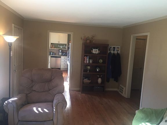 5th image of 5206 W 51st St