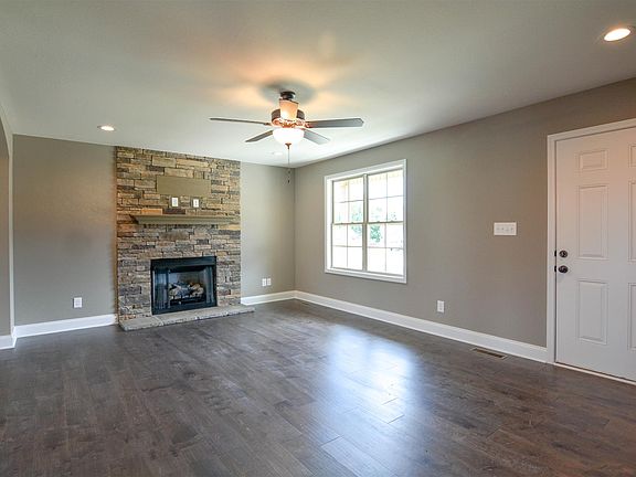 4th image of 545 Sitka Lot 204