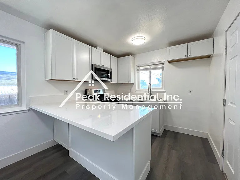 5807 Woodleigh Dr — Photo 12