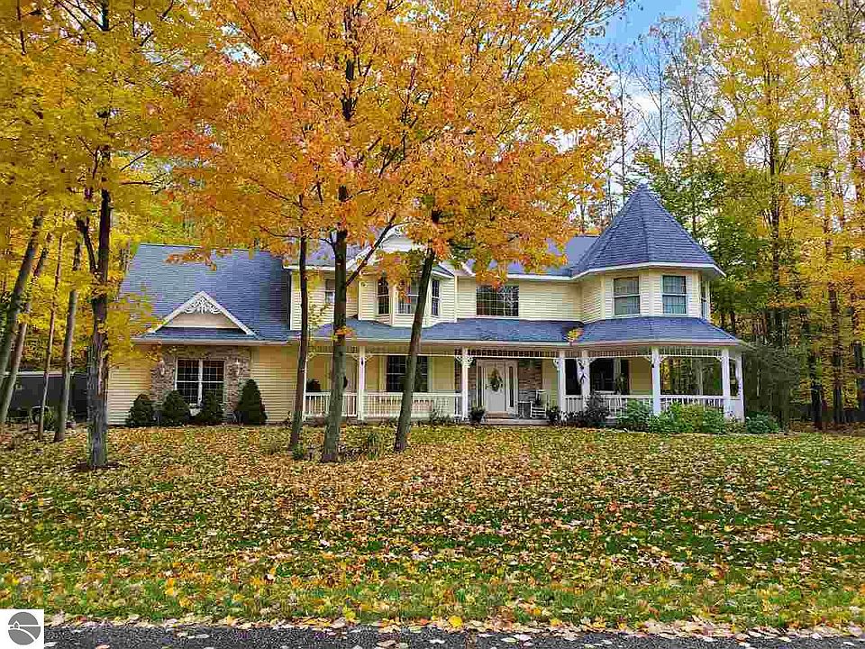860 Hiawatha Dr, Mount Pleasant, MI 48858 Zillow