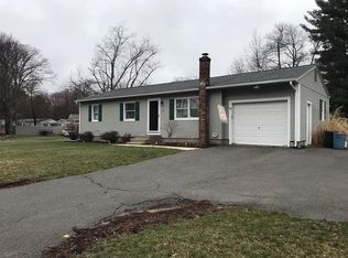 10 Lavender Ln, Springfield, MA 01129
