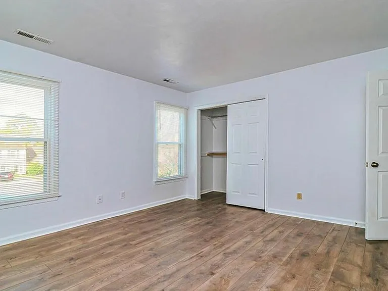 4609 Marlwood Way — Photo 2