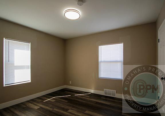 4th image of 3309 S 32nd Ave #3309