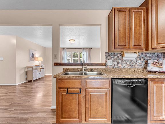 5th image of 246 Avenida Del Rio Dr