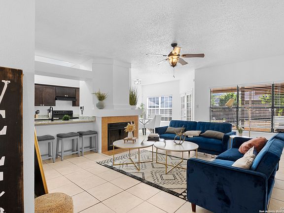 3rd image of 709 CYPRESSCLIFF DR
