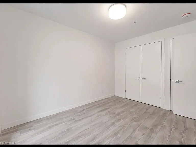 467 Charlton Ave E #402 — Photo 8