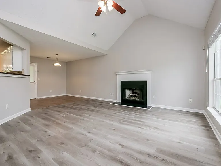 101 Floresta Dr — Photo 5