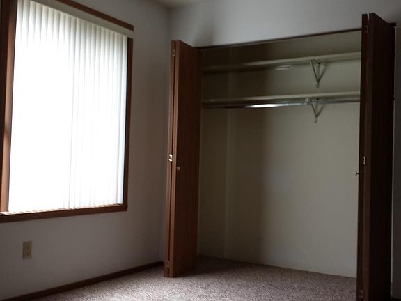 5th image of 927 Churchill St #5EAST