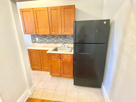 2nd image of 115 S Clinton St Studio 403