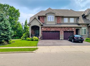 5 Medici Ln, Hamilton, ON L9B 0C8